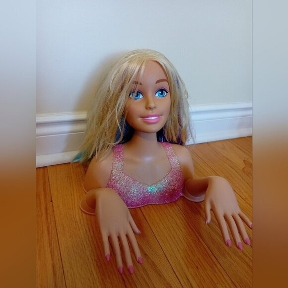 2016 Barbie Just Play Styling Head & Nails Pink/Blue/Purple Hair  & Glitter Top - Picture 4 of 11